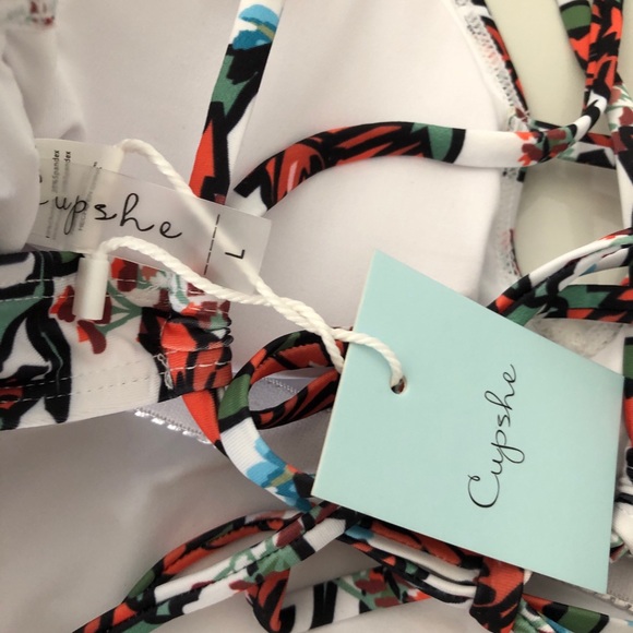 ❗️SOLD❗️🌼NWT floral one piece-Large - Picture 7 of 7